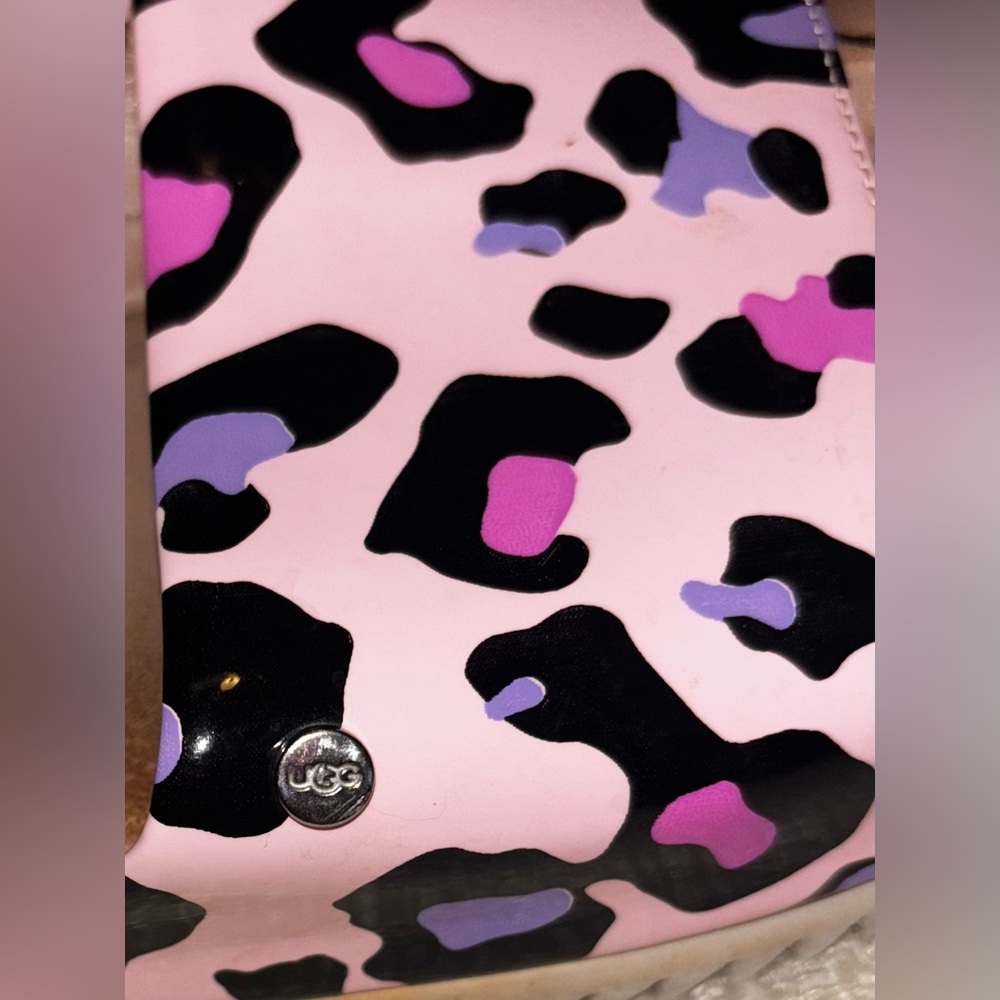 UGG Leopard Size 8 Pink Animal Print Slides Print Summer Sandals Cozy Barbiecore - Picture 5 of 6